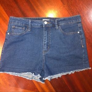 Jean shorts 🍭in like new condition -size 13